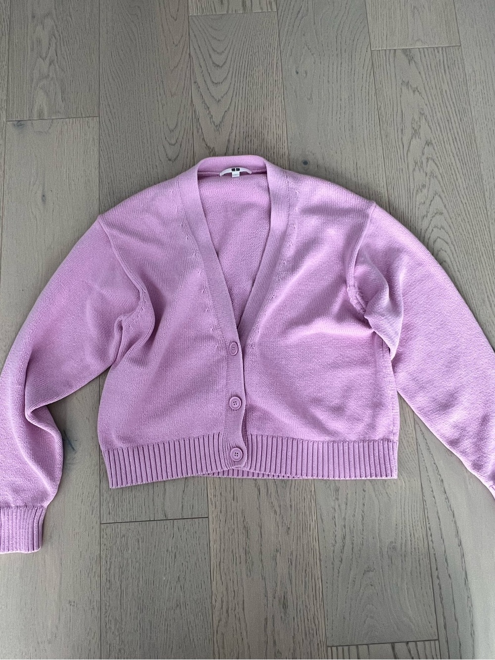 Uniqlo Light Pink V-Neck Button Cropped Cardigan